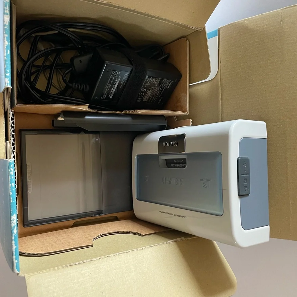Canon SELPHY CP400 Photo Printer & Paper in White and Blue